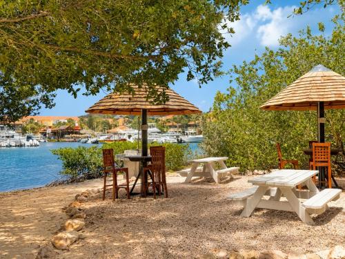 Facilities, JeVakantie Spanish Water Apartments B7 and C8 with Infinity Pool near Jan Thiel in Jan Thiel