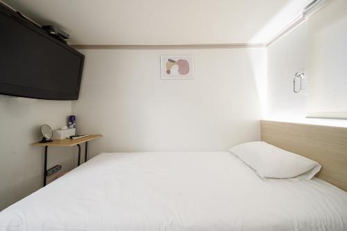 J5 Hostel, Hanam