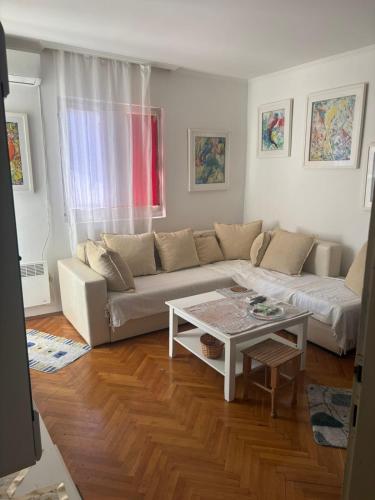 Budva City Apartment 2 - image 2