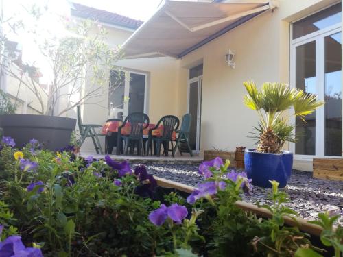 Modern townhouse with garden and patio