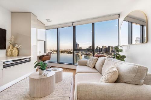 Breathtaking Harbour Views - Melbourne