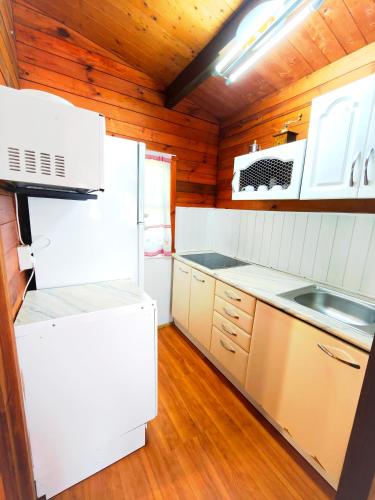virtuve, CAMPING A GRANDELLA in El Franco
