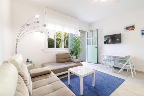 PDF RDC - 2 BDR apartment with terrace - Quiet and close to beaches