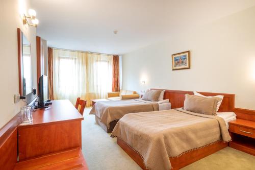1 double bed, 1 sofa bed
