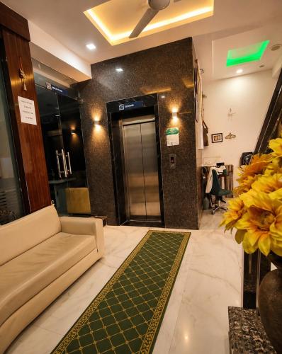Hotel Urban Stay - By Silver Hospitality photo 5