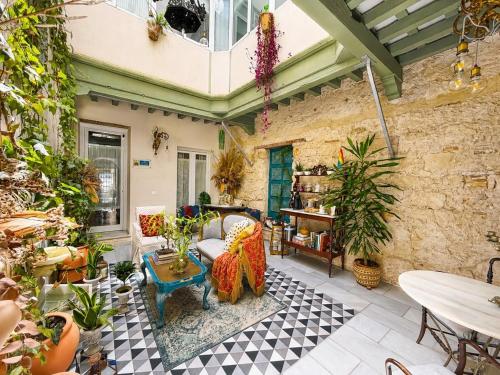 Casa Portus Gaditanus s XVIII Patio Andaluz