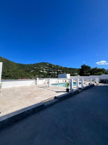 Over The Hill Residence - Your Tranquil Oasis 5