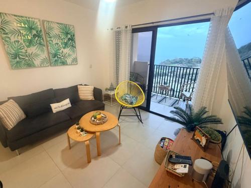 Playa del Sol Beach Apartment in Las Uvas