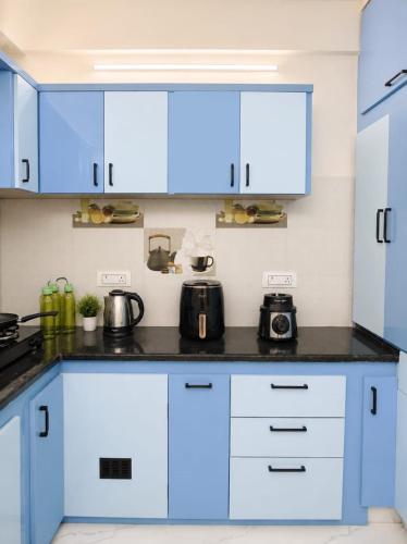 KB's Stay - Serene Premium 2BHK Couple Friendly - image 5