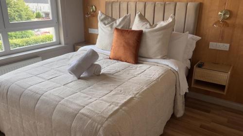 Spacious 5BR Townhouse with Free Parking — other in 9 Belvidere Gate, Glasgow United Kingdom, G31 4QJ
