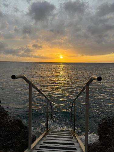 Serene Shores --- at Punta Azul, Westpunt in ווסטפונט