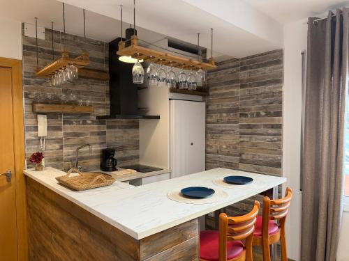 Amplio apartamento al lado del Camp Nou