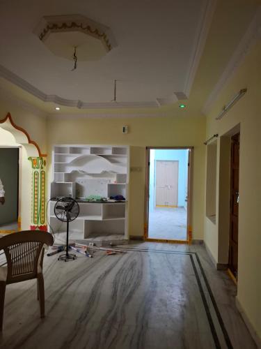 Iekārtas, విడిది ఇల్లు in Gudivada