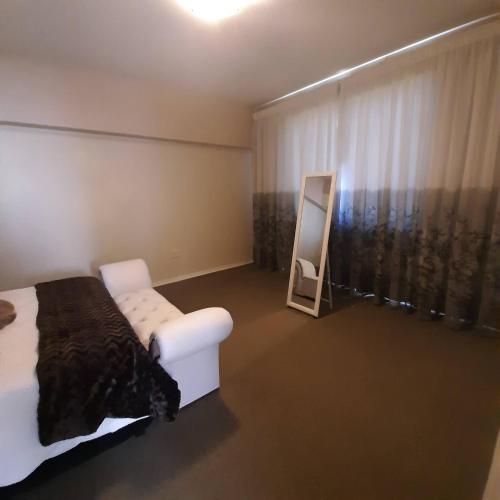 Lovely 3 bedroom with full sea view restaurants - image 4