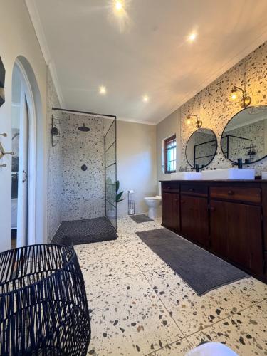 Dolphin Circle Bed and Breakfast in อ่าวเพลทเทนเบอร์ก