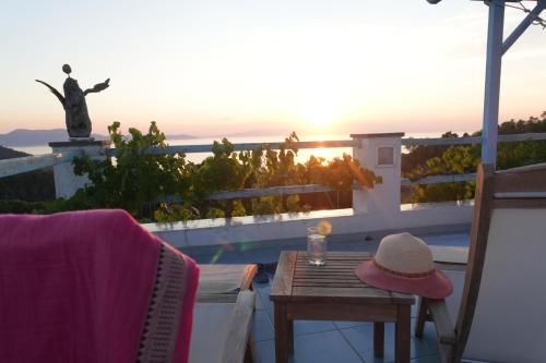 Villa Azul - A Timeless Retreat Above the Aegean gîte à louer Megali Ammos