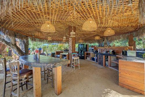Hobbit Hideout in Уотсънвил, Калифорния