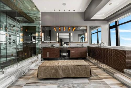Apartment Expansive views of Lake Michigan - image 2