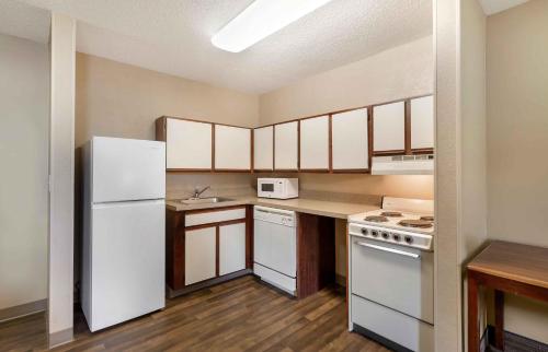 Konyha, Extended Stay America Suites - Cleveland - Great Northern Mall in North Olmsted
