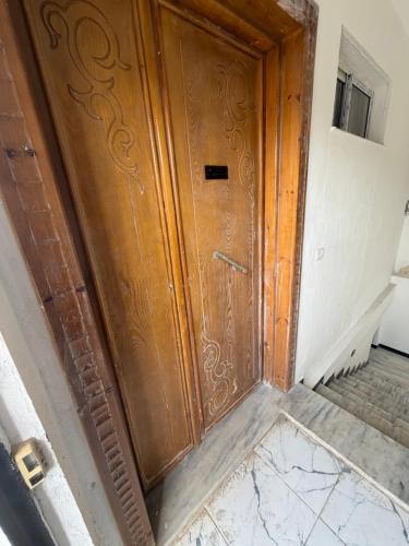 Studio S0 2eme etage toilette cuisine et salon avec canape et lit sans climatiseur in Korba