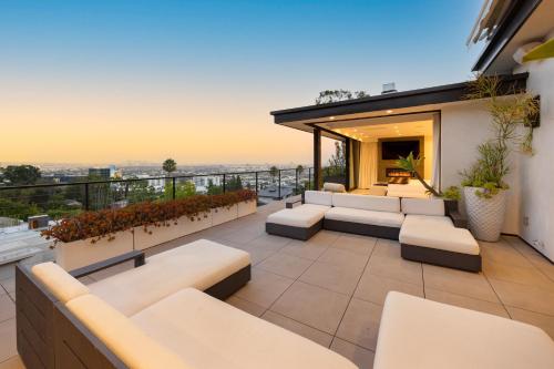 Saint Ives Reserve - Hollywood Hills - Los Angeles