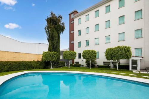 Peldbaseins, Fiesta Inn Express Perinorte in Buenavista (Tultitlán)