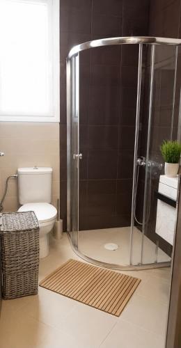 Fürdőszoba, Terra boho apartment in Spithari
