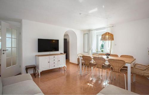 Nice Home In Cista Velika in Velika Cista