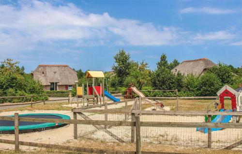 A szálláshely kívülről, Awesome Home In Den Ham With Sauna in Twenterand