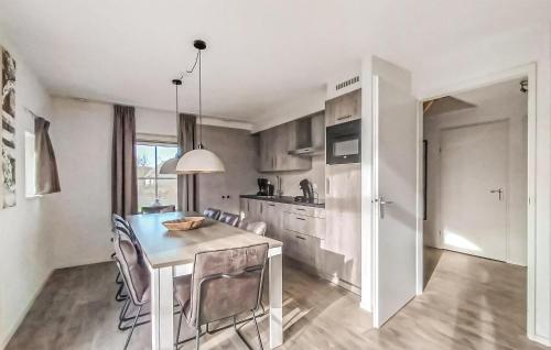 Konyha, Awesome Home In Den Ham With Sauna in Twenterand