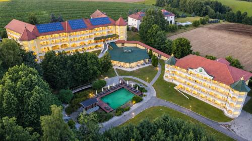 Exterior view of Wellnesshotel Parkschlossl zu Thyrnau Ihr adults only SPA Resort
