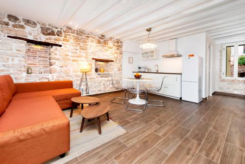 Villa NEA Seaview! Deluxe apartments in old town! in Rovinj