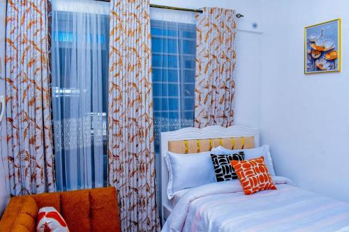 Delsy Studios Ruaka in รูอากา