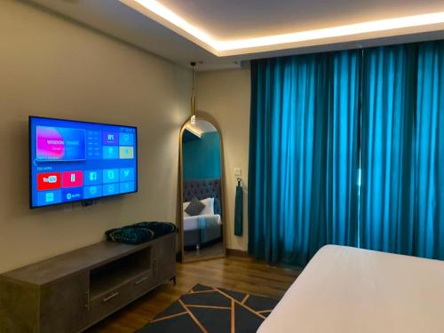 Goldcrest Signature 2 Bedroom Premium Apartment in DHA - image 2