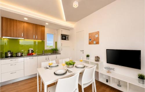 virtuve, Stunning Home In Zerava in Briševo