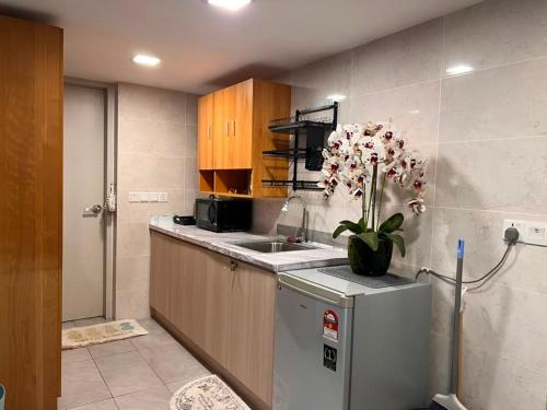 Putrajaya Lakeside Homestay - 5 mins to PICC in Dengkil