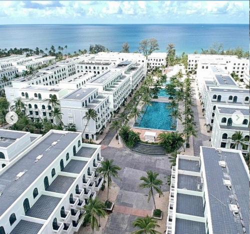 MARINA SEASIDE BEACH BOUTIQUE Phu Quoc - Infinity Pools - PREMIUM SOLAR ENERGY in Phu Quoc Island