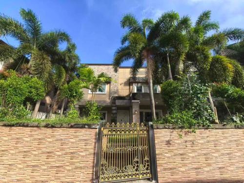 Clark hills Blue Castle Villa 1 near airport casino golf - Angeles / Clark Clark hills Blue Castle Villa 1 near airport casino golf - Angeles / Clark