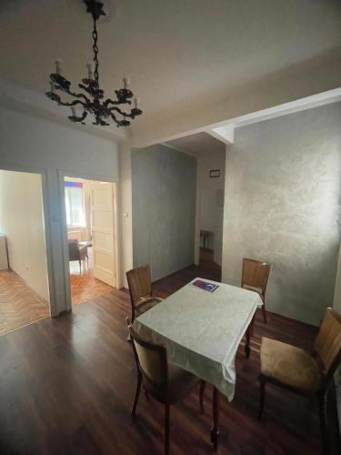 Belgrade Old Town Salon Apartment