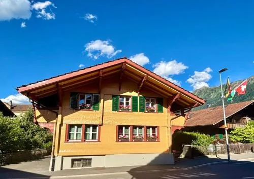 Cosy apartment in heritage protected swiss chalet in Interlaken, Schweiz