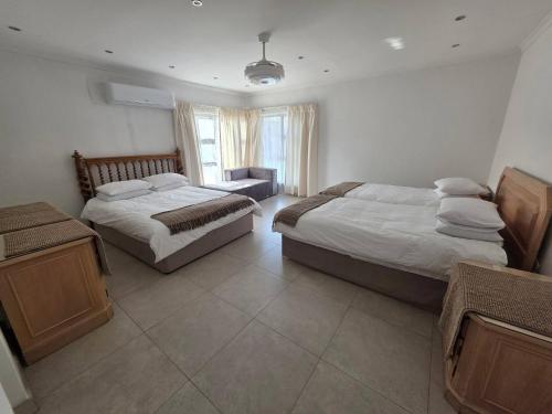 Luxurious Riverside Retreat in Lindequesdrif, Vaal River in Lindequesdrif AH