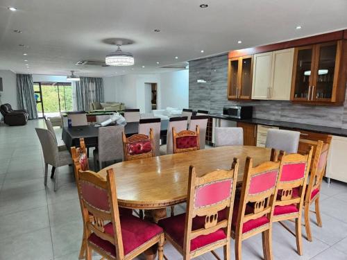 Luxurious Riverside Retreat in Lindequesdrif, Vaal River in Lindequesdrif AH