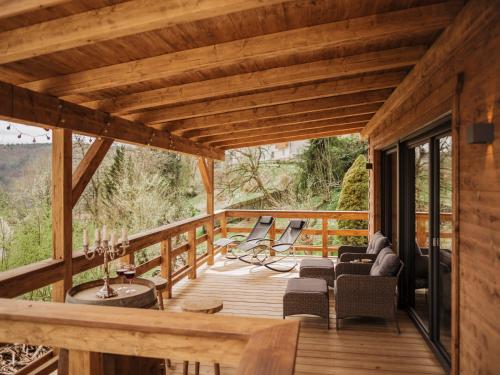 Romantikchalet Vogelnest mit Whirlpool, Kamin, Balkon & Terrasse in Vorra, Deutschland
