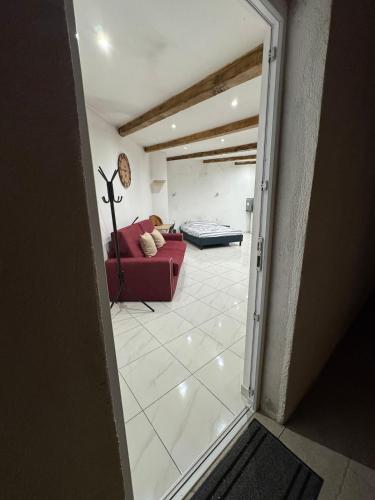 Studio climatisé avec piscine