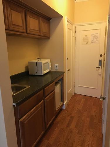 Family Room image 1