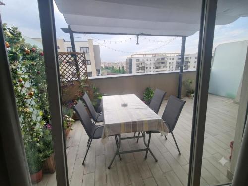 Sona penthouse with private parking, Bucharest