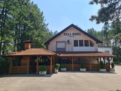 Villa Hukic