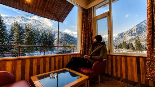 Apple Flower Hotel - Personal Balcony, Lift, Garden and Mountain View photo 5