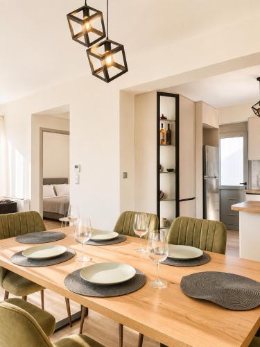 Luxury Family Villa near beach in Lechaio