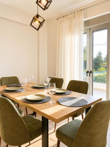 Luxury Family Villa near beach in Lechaio